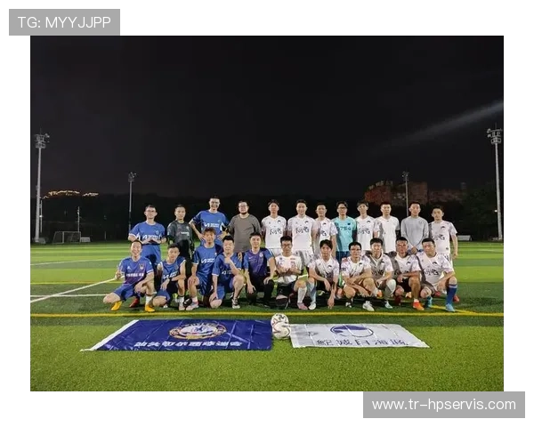 切尔西马年贺岁限量热身服亮相