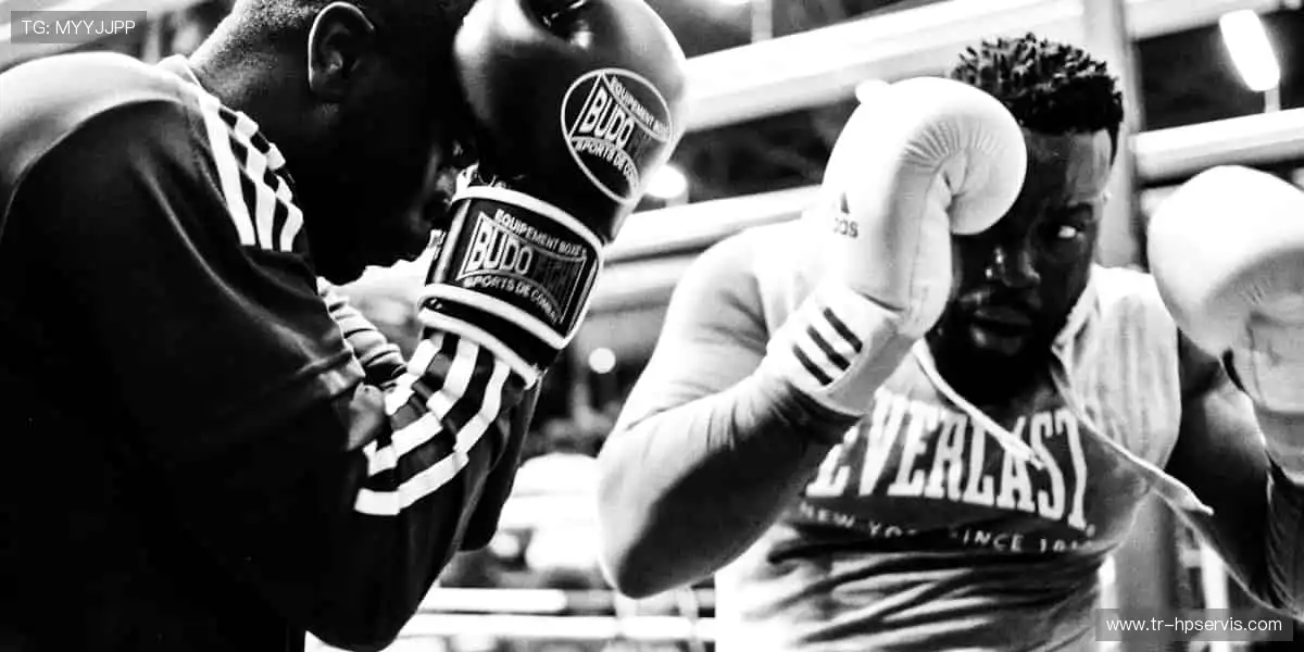 🎁 周边好物,把赛场带回家!